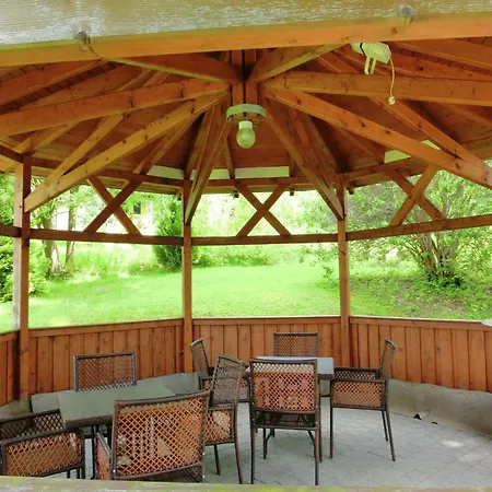 Peaceful In Borstendorf, Cleaning Included فيلة Grunhainichen